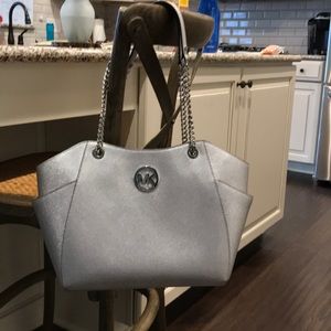 Micheal Kors silver purse
